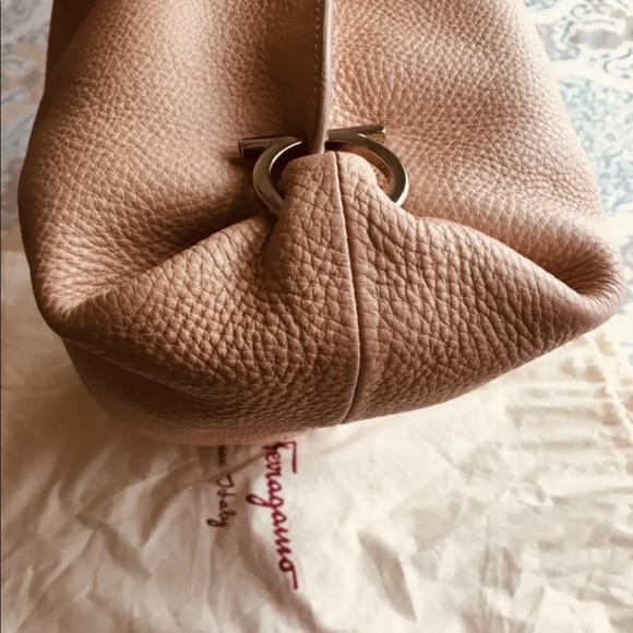 Salvatore Ferragamo handbag - Picture 4 of 11